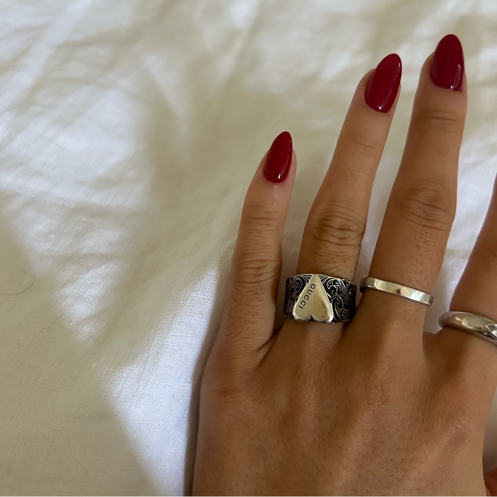 Gucci silver engraved heart chunky ring